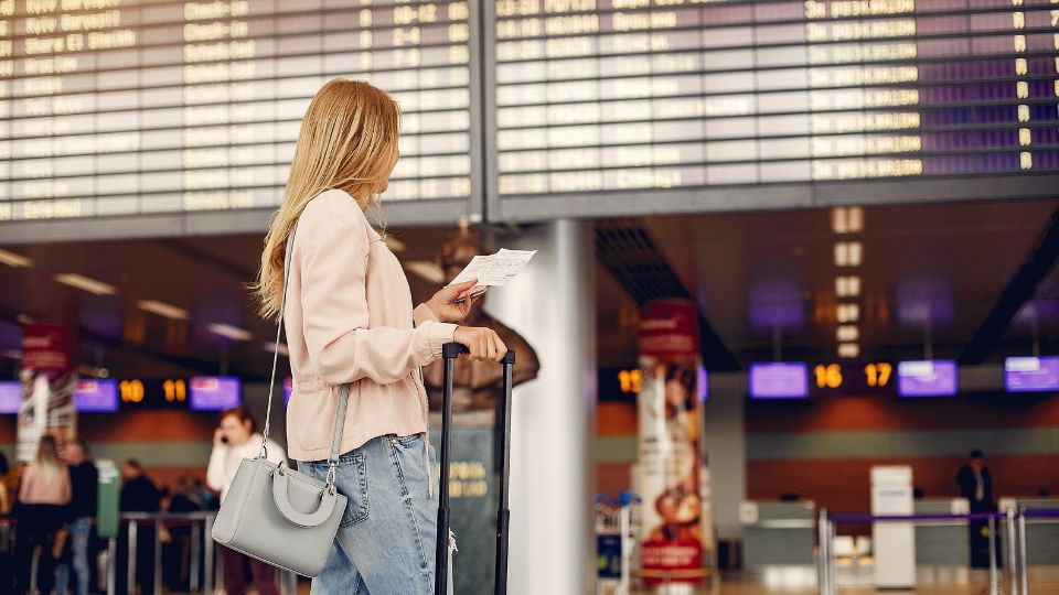 inspección de equipajes en aeropuertos
